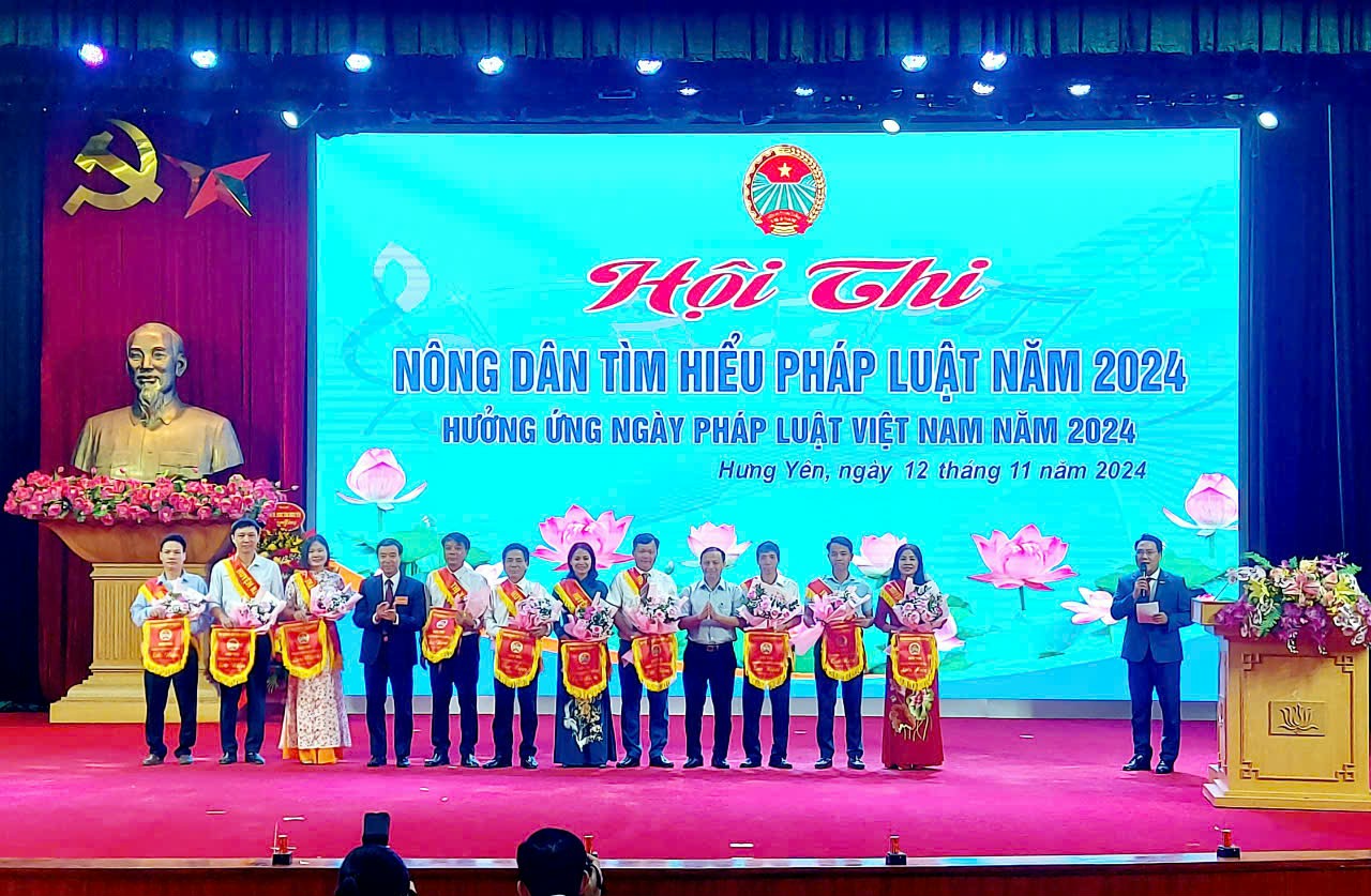  Văn Lâm tham dự Hội Thi Nông dân tìm hiểu pháp luật năm 2024 và Tuyên truyền viên giỏi năm 2024