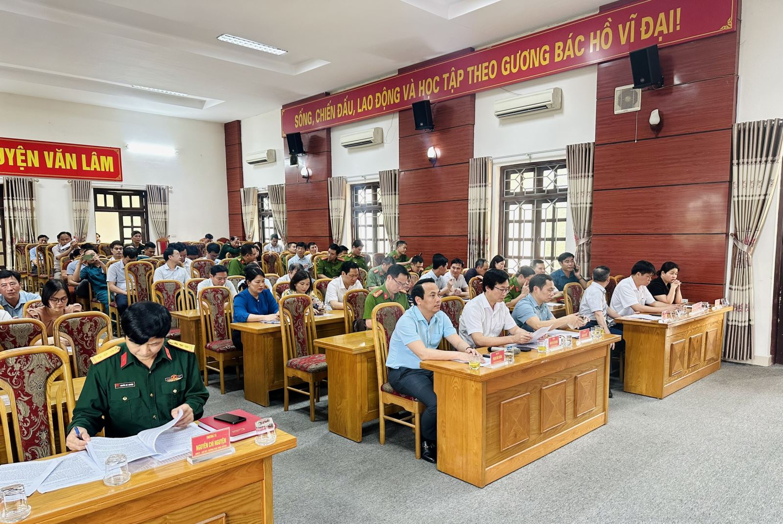  Văn Lâm: Tổng kết công tác tuyển chọn, gọi công dân nhập ngũ 2024; công tác giáo dục quốc phòng an ninh, công tác tuyển sinh quân sự năm 2023, phương hướng nhiệm vụ 2024