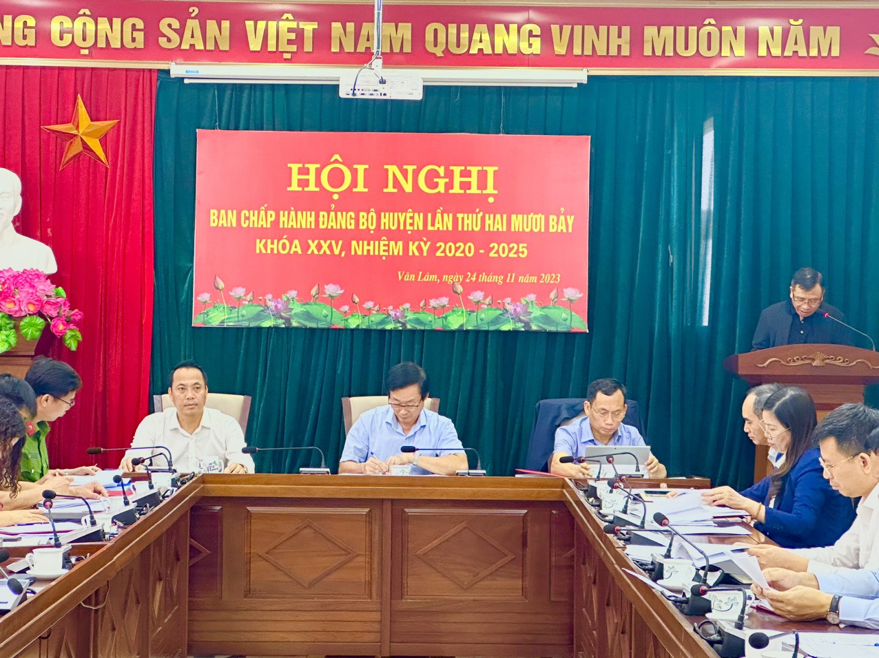 Huyện ủy Văn Lâm tổ chức Hội nghị Ban chấp hành Đảng bộ huyện lần thứ 27